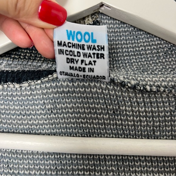 Yari Artesanias Ecuador Wool Llama Print Hooded Zip Up Sweater Jacket Size M - Picture 4 of 16